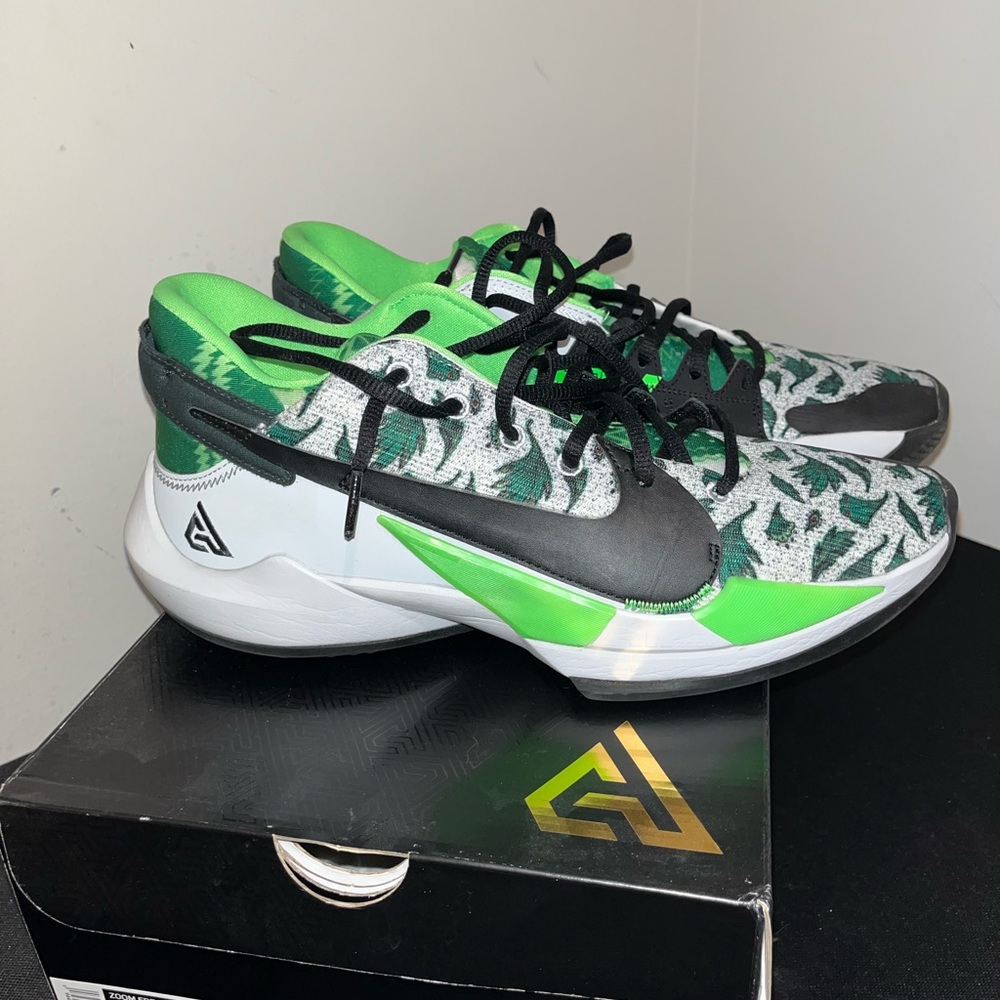 Giannis Atetokumbo Nike zoom freak 2 size 11